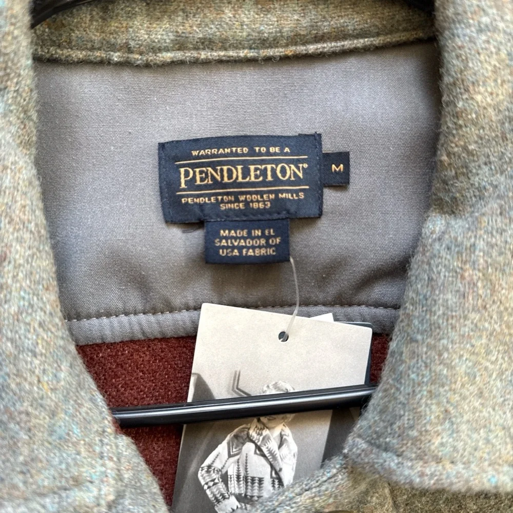 Pendleton Women’s Light Gray Wool Camp Jacket with Multicolor Aztec Accents - Picture 2 of 5